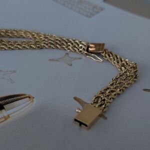 BEAUTIFUL REAL Gold Collectable Bracelet